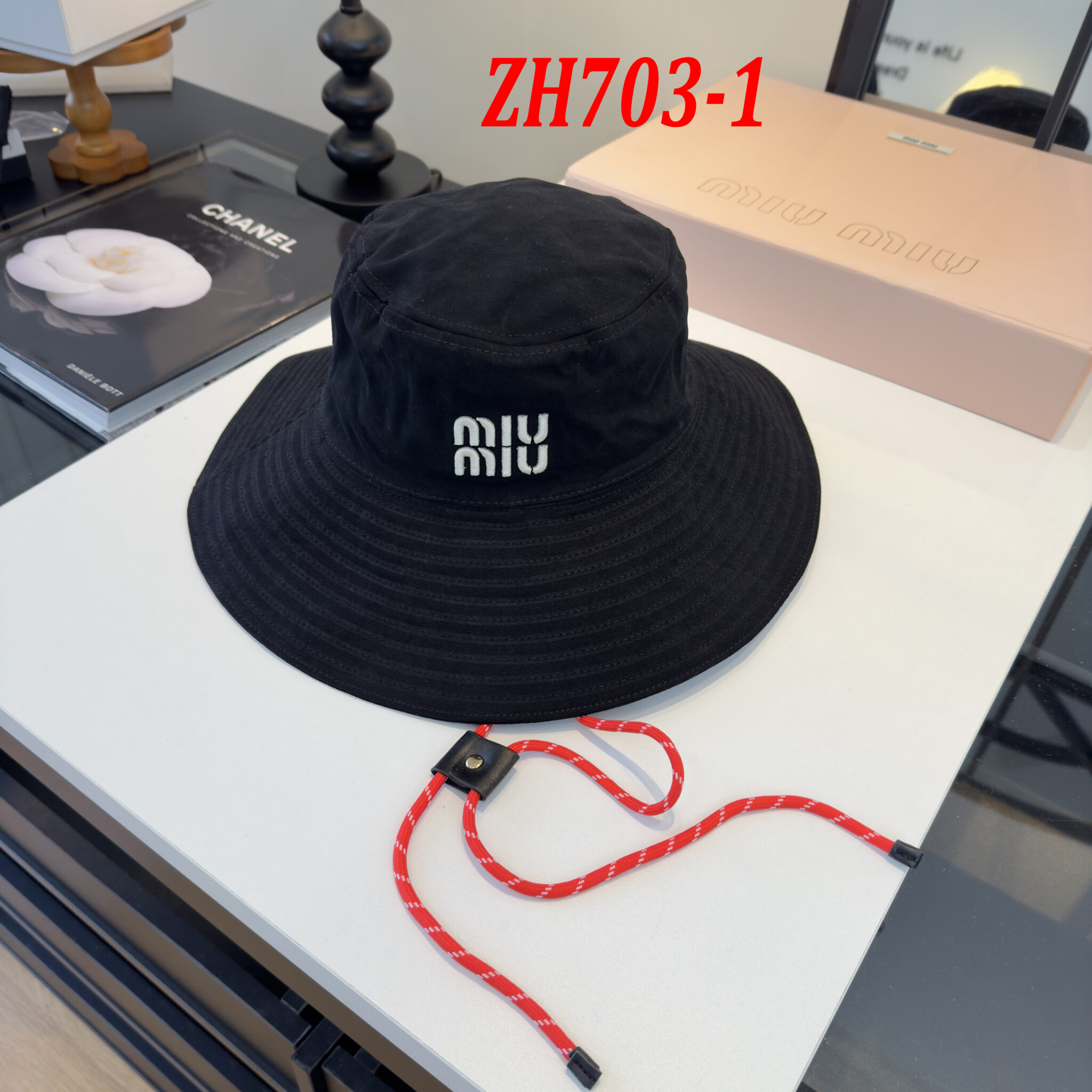כובע דלי מיו מיו – תמונה 3