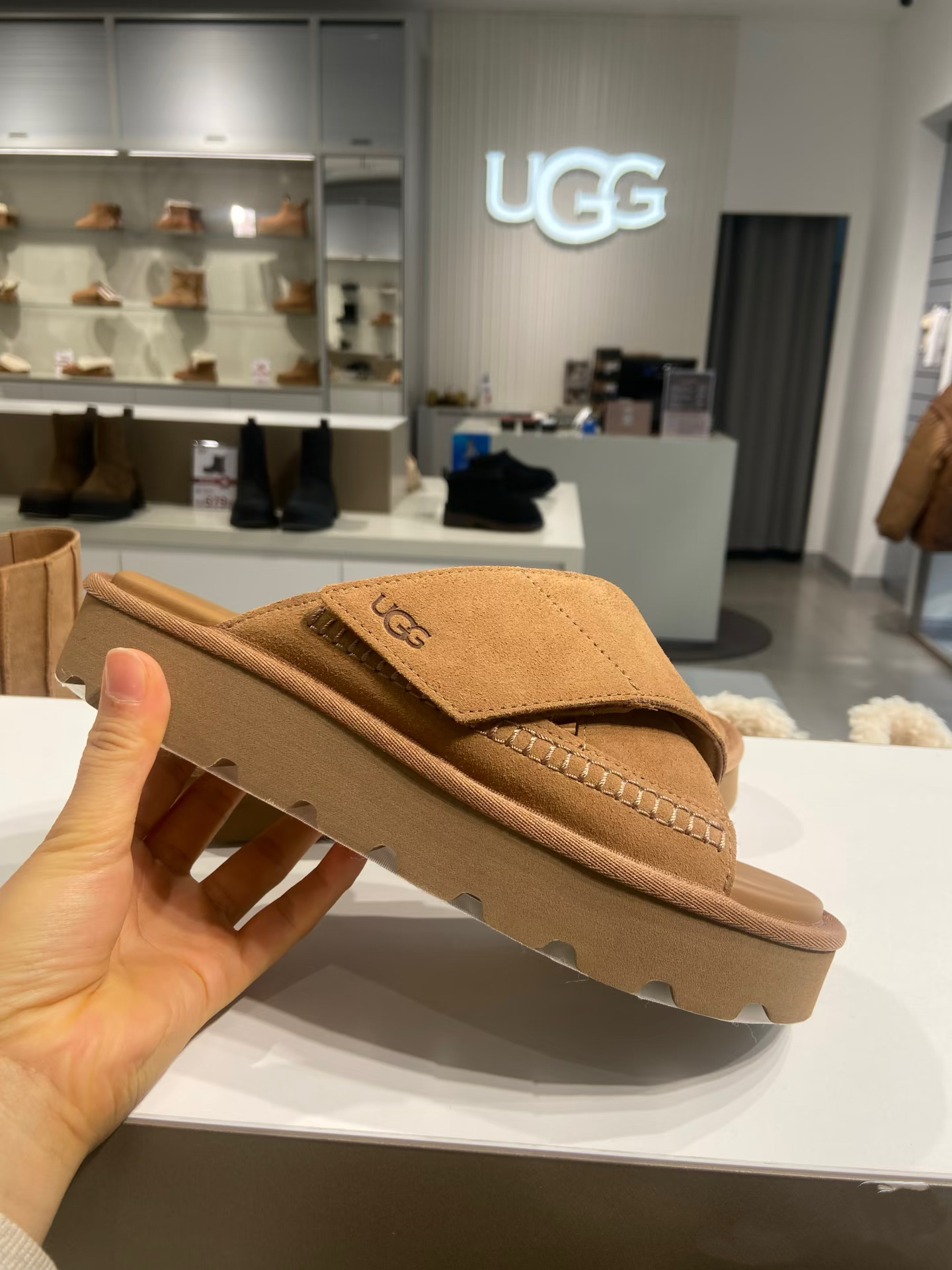כפכפים UGG – תמונה 12