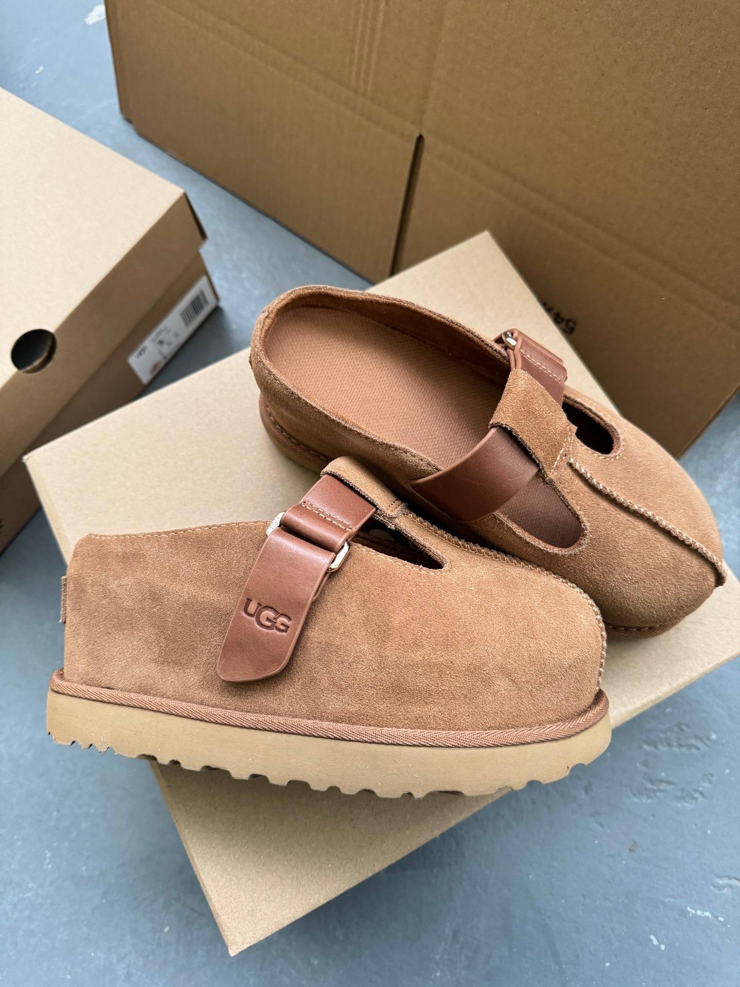 כפכפים פלטפורמה UGG – תמונה 7
