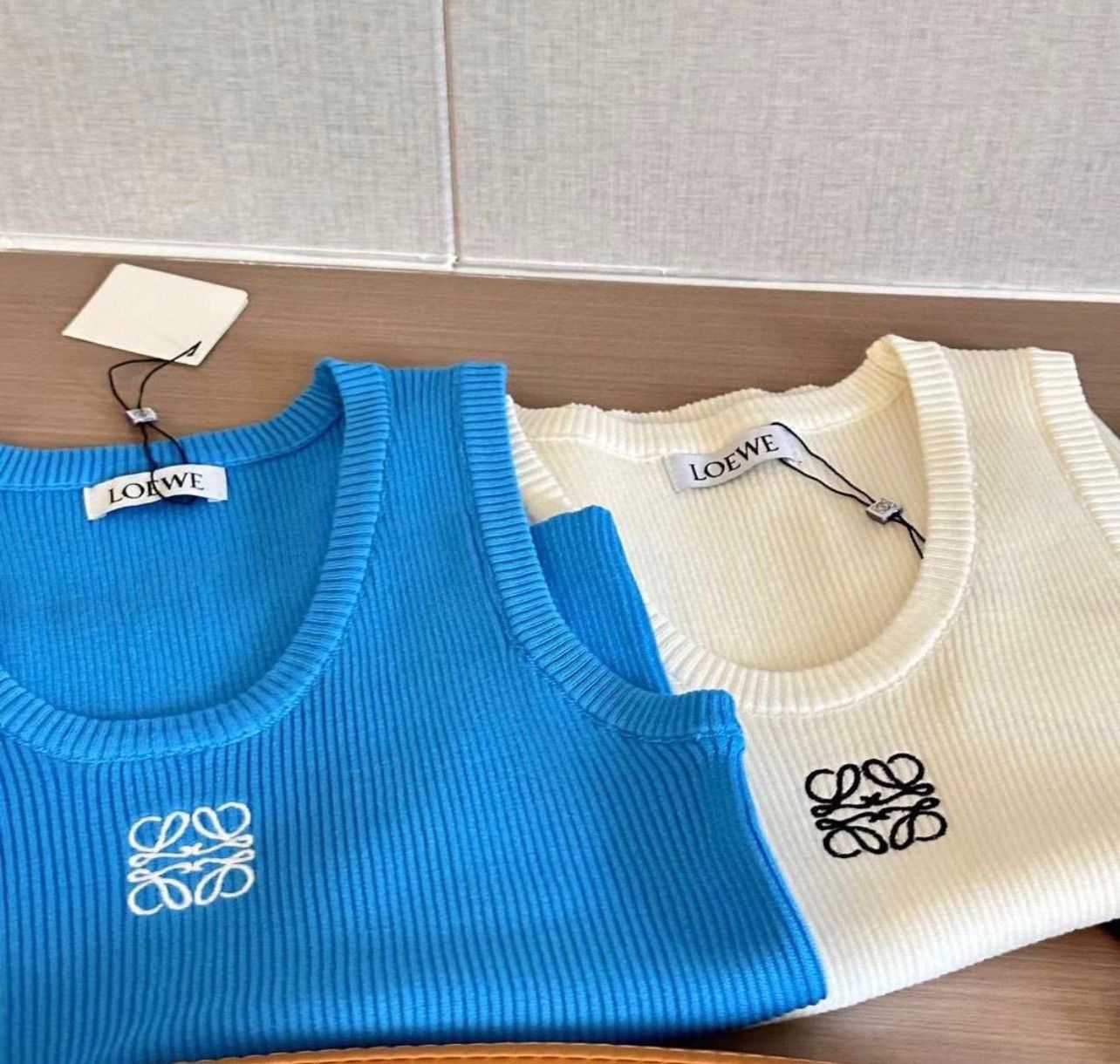 גופיות LOEWE