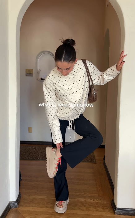 סנדלים גולדנגלואו UGG – תמונה 13