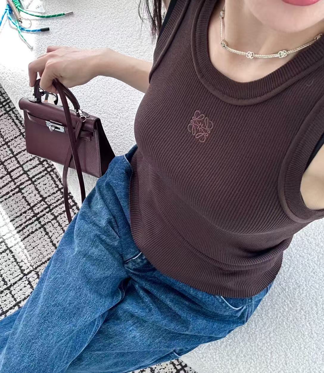 גופיה Loewe