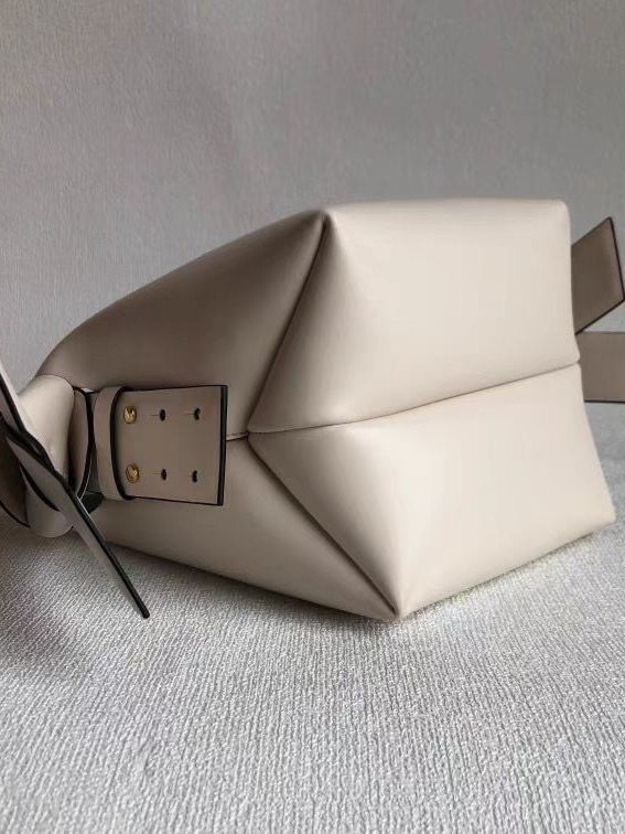 תיק acne studio – תמונה 16