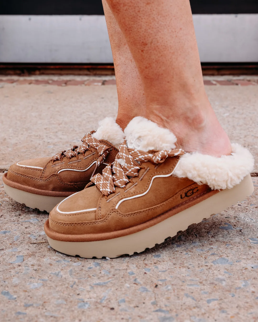 כפכפי לואמל UGG Lowmel – תמונה 5