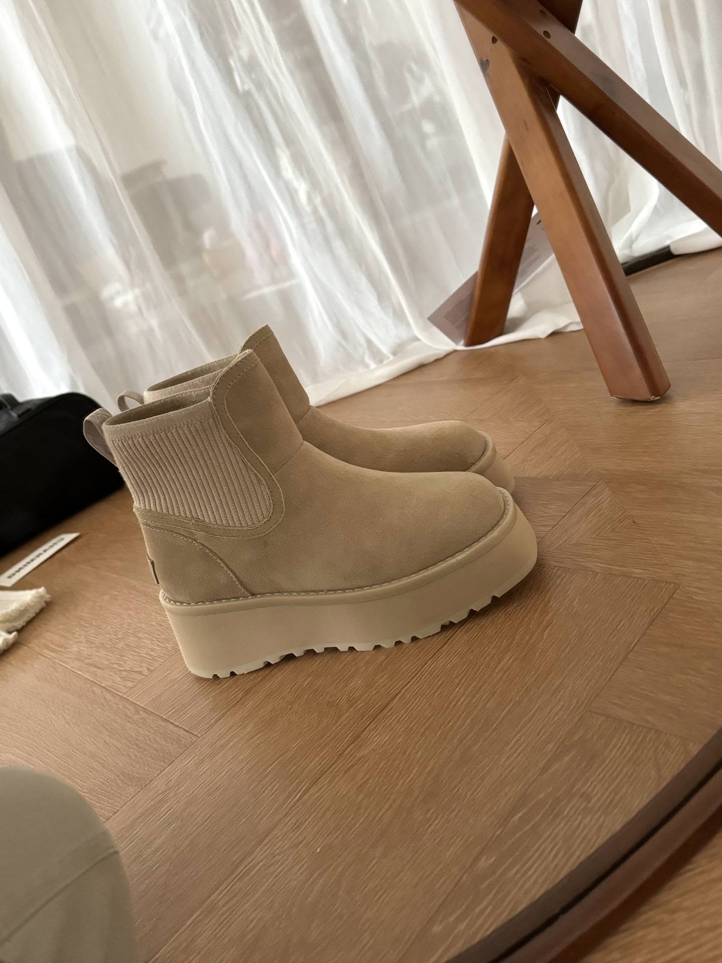 מגפיים צ'לסי UGG – תמונה 7