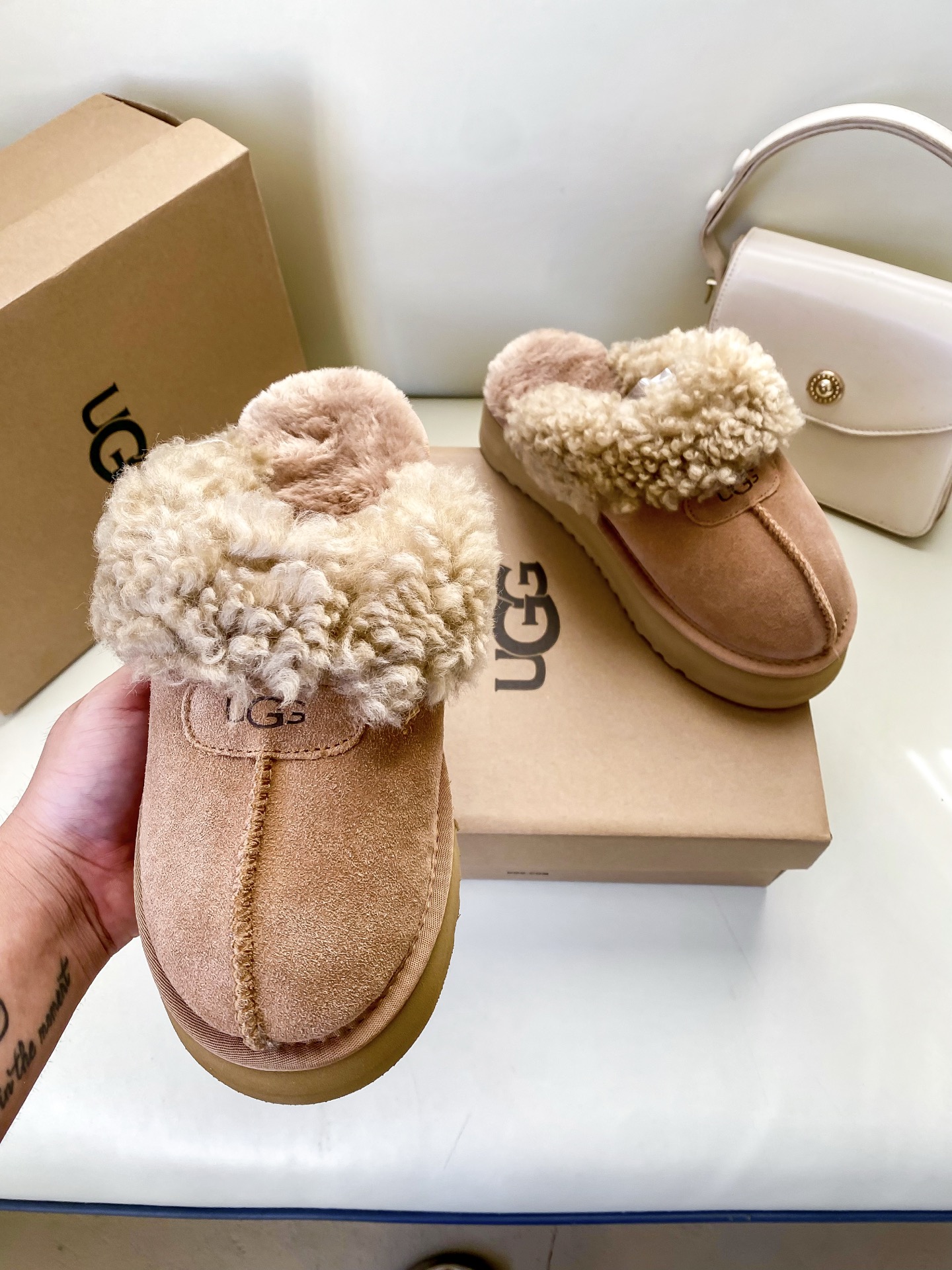 כפכפים UGG – תמונה 9