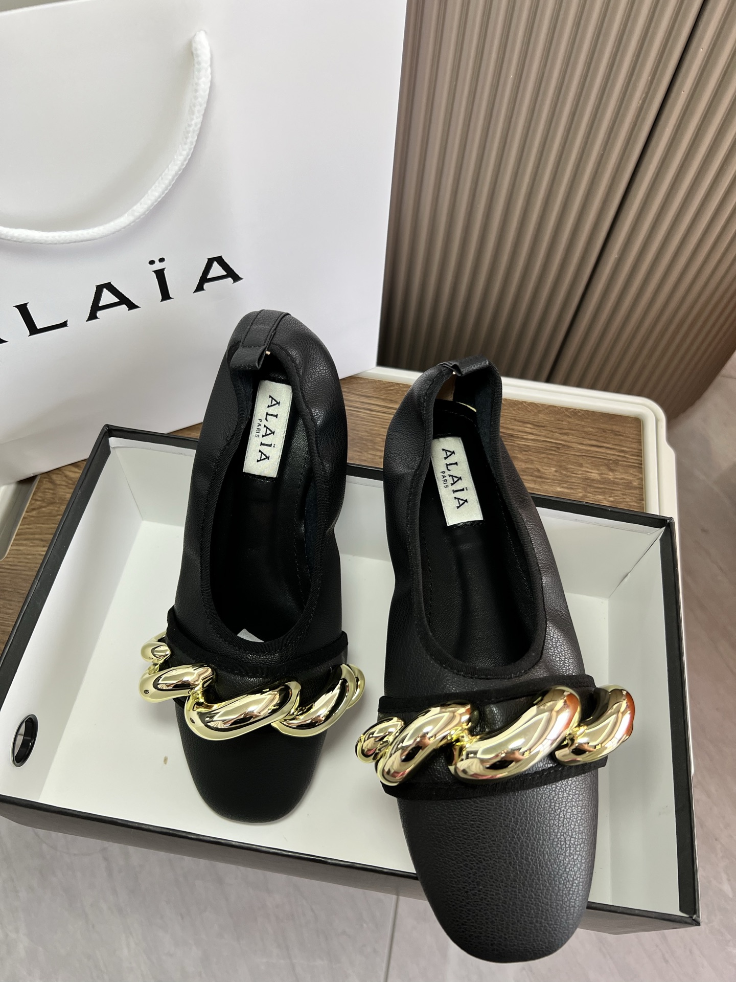 נעלי בובה ALAIA – תמונה 10